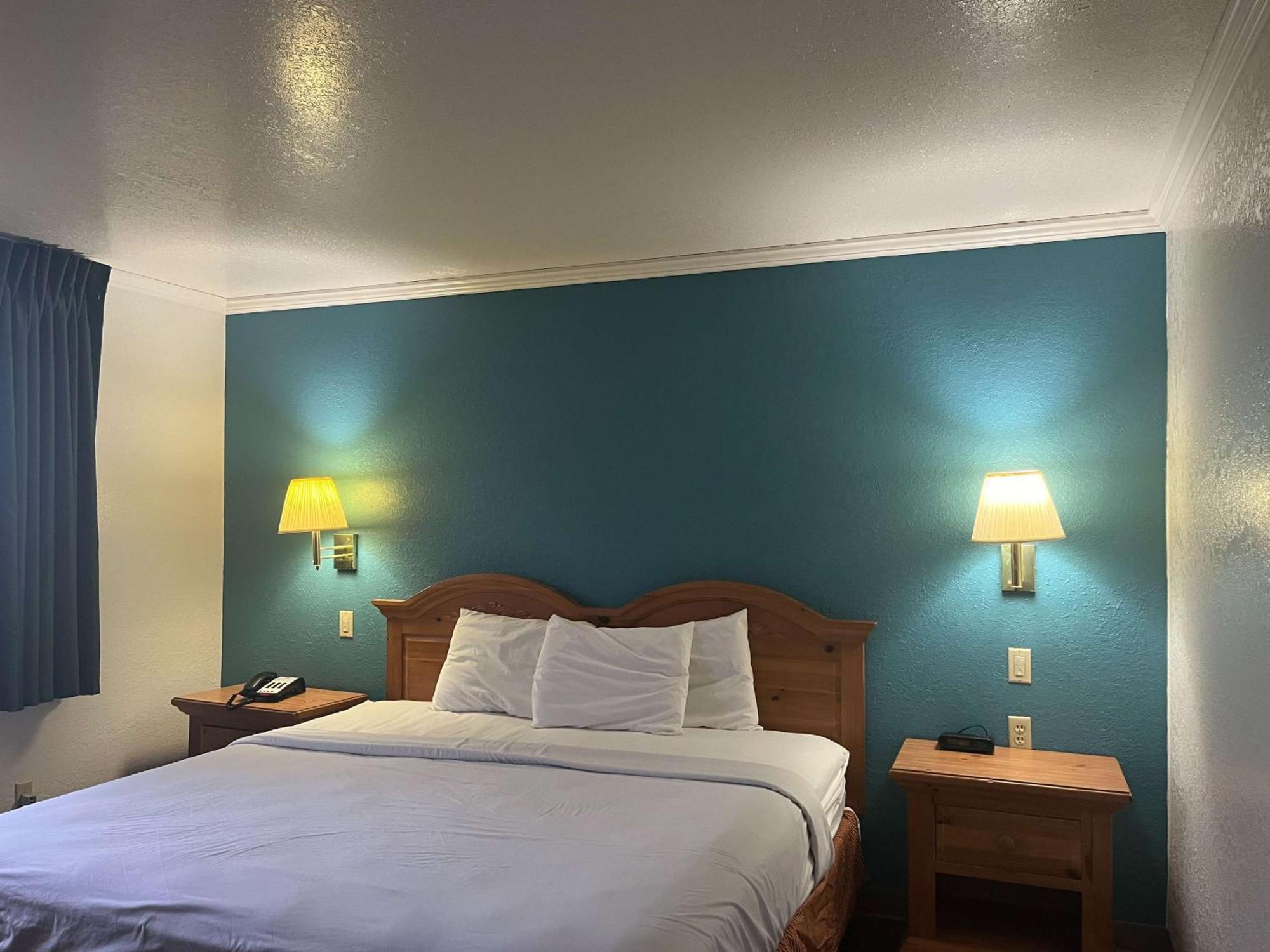 Motel 6 Portland, In Exterior photo